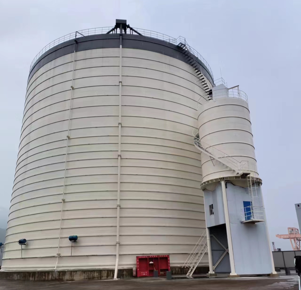 北塔10万吨水泥钢板库